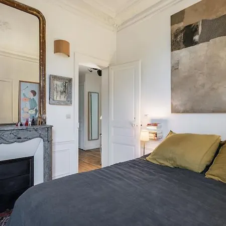 Typique Montmartre Apartment Paris